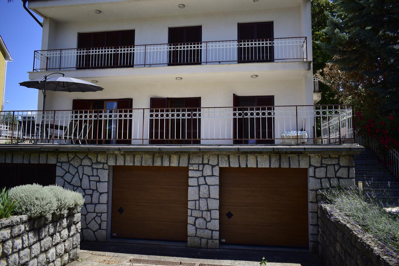 Apartment Faith Malinska Exterior photo